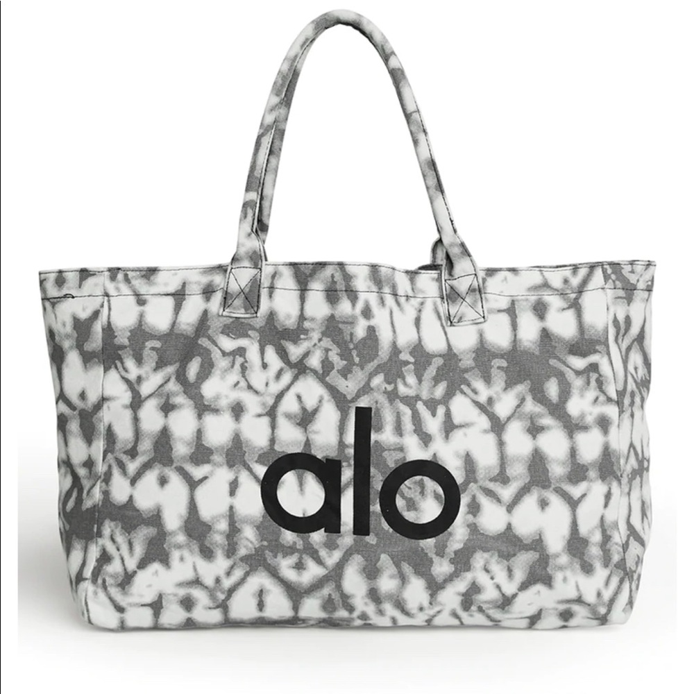 Iconic Shopper Tote